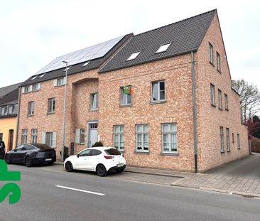 Ruim appartement in pastorijstijl met 2 slaapkamers, terras en gara... - Photo 2