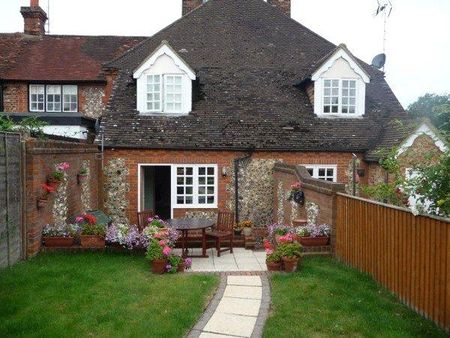2 bedroom terraced house to rent - Photo 2