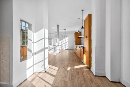Waterloo Road, London, SE1 8RH - Photo 3