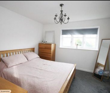 2 bedroom semi-detached house to rent - Photo 3
