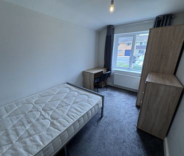 Yarburgh Way, Badger Hill - P10037 - Photo 3