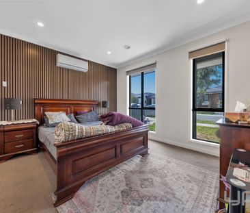 Charming Family Home in Craigieburn - Photo 6