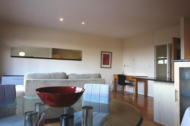 14 Stranmillis Wharf, 2 Lockview Road, Belfast, BT9 5GN - Photo 1