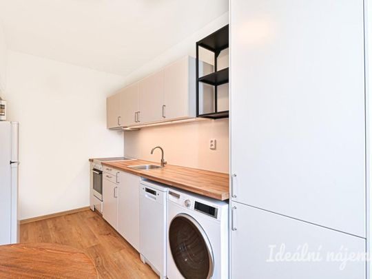 Pronájem bytuRenting an apartment 3+1, 65 m2 - Fotografie 1