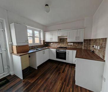 2 bedroom terraced house to rent - Photo 4