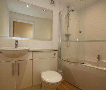 2 bedroom apartment to rent - Photo 3