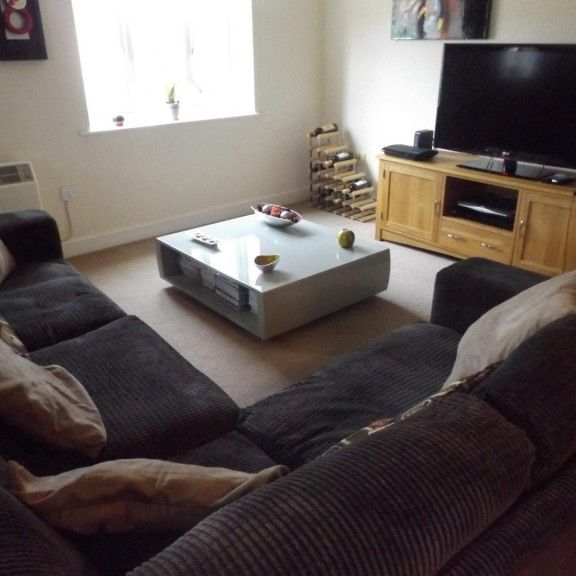 2 BED Apartment To rent - Photo 1