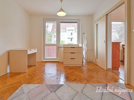 Pronájem bytuRenting an apartment 1+1, 34 m2 - Photo 3