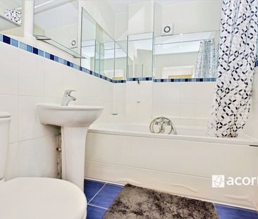 Flat to rent - Jamaica Road, London, SE16 - Photo 4