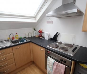 8 Bed - Winston Gardens, Headingley, Leeds - Photo 1