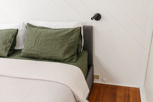 95 Sunset Boulevard, Jacana VIC 3047 - House For Rent | Domain - Photo 1