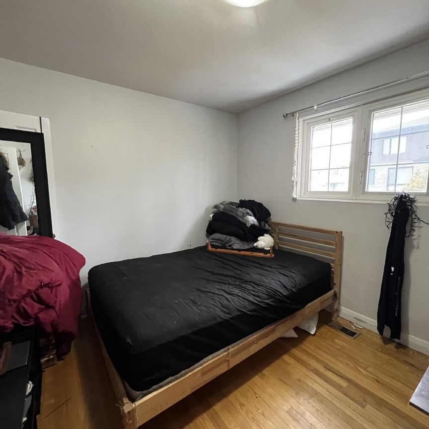 49 Meadowlands Drive West - Photo 1