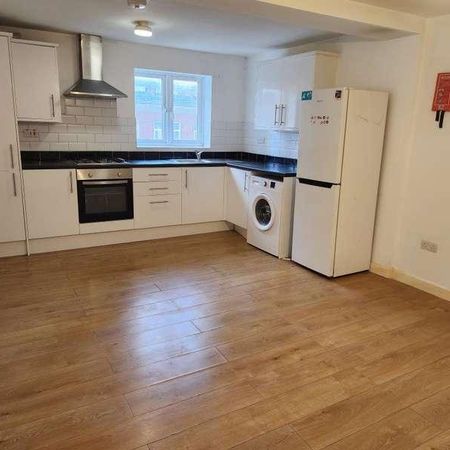 Chapel Street, Woking, GU21 - Photo 3