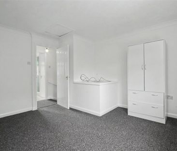 2 bedroom semi-detached house to rent - Photo 2