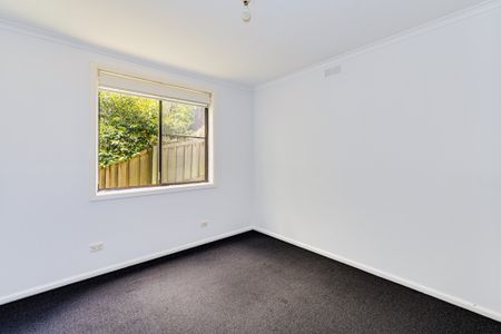 Four bedrooms and one Bathroom house in Lindisfarne Available NOW - Photo 4