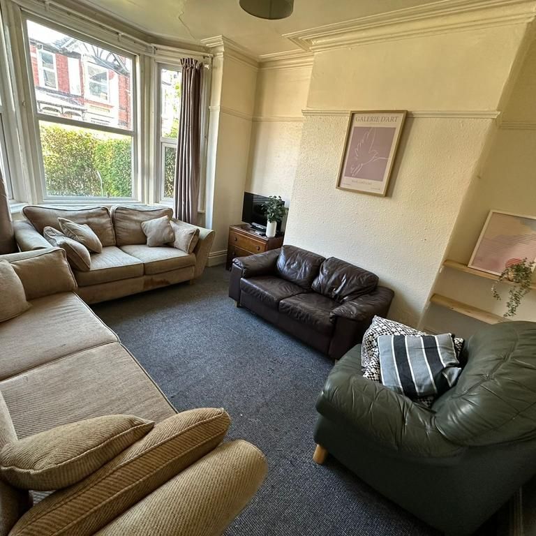 6 bedroom house to rent - Photo 1