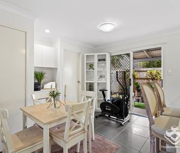 Modern 4 Bedroom Townhouse - Photo 3