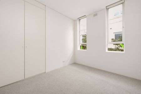 Newly Refreshed Modern Bondi Apartment - Photo 3