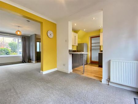 3 bedroom semi-detached house to rent - Photo 2