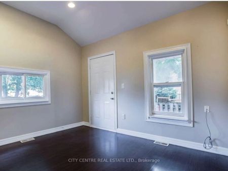 Detached Home For Lease | W9248183 - Photo 4