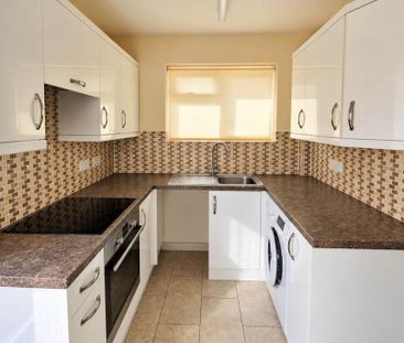 2 bedroom semi-detached bungalow to rent - Photo 6