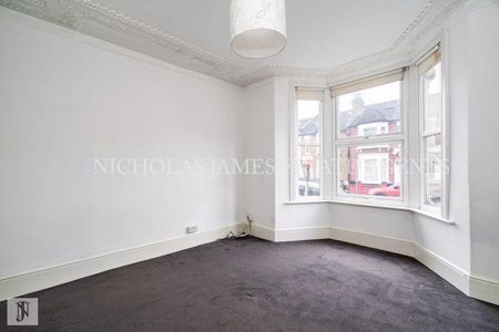 4 bedroom terraced house to rent - Photo 3