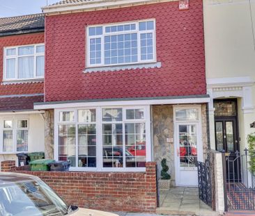 4 bedroom terraced house to rent - Photo 3
