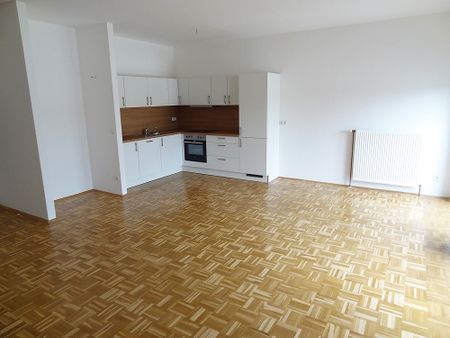 Gemütliche und geräumige Mietwohnung mit neuer Küche und großem Wohn- Esszimmer …! - Photo 3