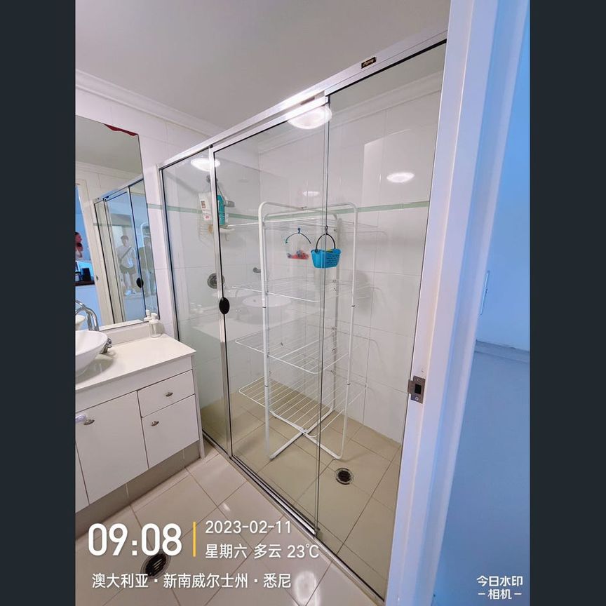 Fully Furnished-Super Convenient & affordable 2B2B! Closed to Restaurant, Supermarket, Train Station, Bus Station, UNSW, USYD! - Photo 1