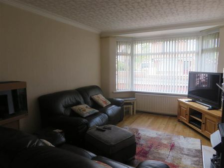 49 Killeaton Crescent, Dunmurry, Derriaghy, Belfast, BT17 9HB - Photo 2