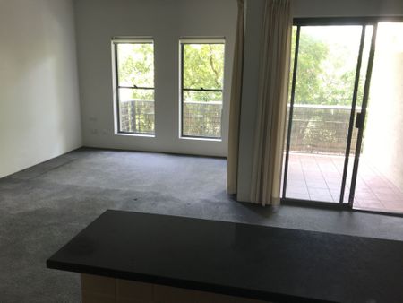 3/70 Wilson St, Newtown, NSW 2042 - Photo 4