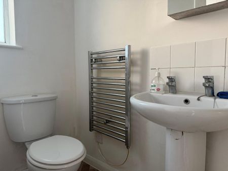 1 bedroom flat to rent - Photo 5