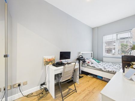 Ferndale Road, Ashford, Middlesex,TW15 - Photo 3