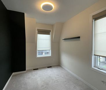 For Lease - 1373 Almonte Drive, Burlington, Ontario - Photo 2