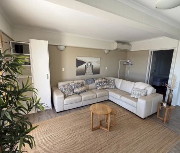 Fully Furnished Lake View Property Available for Short Term Lease @... - Photo 3