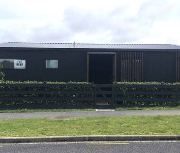 3 Bedroom House in Waiuku - Photo 4