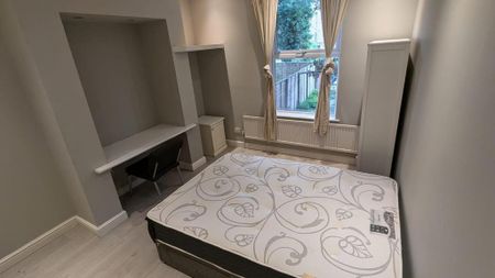 1 bedroom in a house share to rent - Photo 4