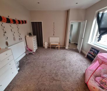 2 bedroom semi-detached house to rent - Photo 3