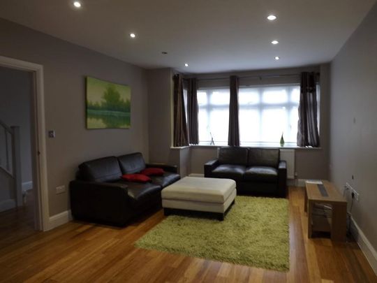 3 bedroom semi-detached house to rent - Photo 1