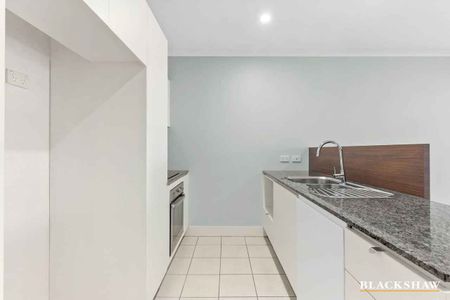 Unobstructed views to Telstra Tower and Black Mountain - Photo 2