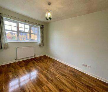 3 bedroom end of terrace house to rent - Photo 3