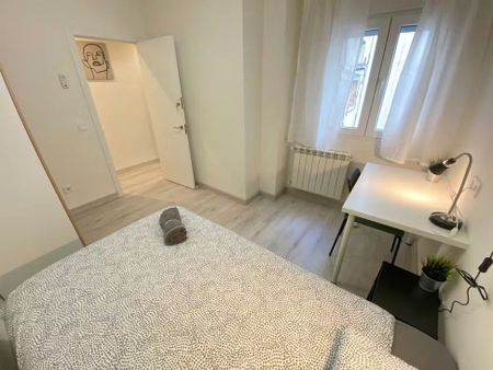 Calle de Amós de Escalante, Madrid, Community of Madrid 28017 - Foto 3