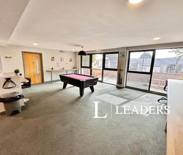 Studio to rent - Photo 6