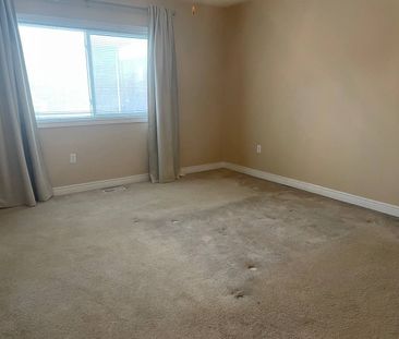 For Lease - 40 Firwood Drive, Richmond Hill, Ontario - Photo 2