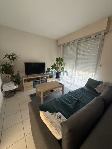 Location Appartement 2 pièces 46m² MONTAIGU VENDEE 85600 - Photo 2