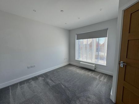 3 bedroom semi-detached house to rent - Photo 3