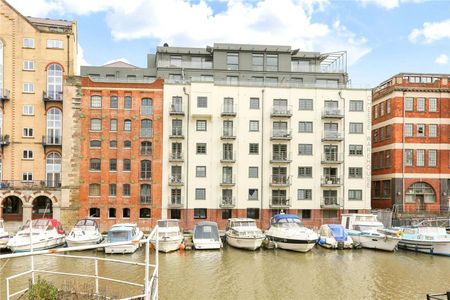 Stunning two bedroom apartment with balcony situated in the Grade II listed Huller and Cheese buildings. - Photo 4