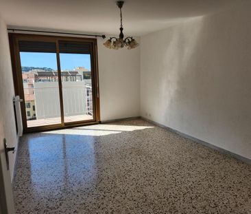 Location Appartement 3 pièces 66m² NICE 06300 - Photo 2