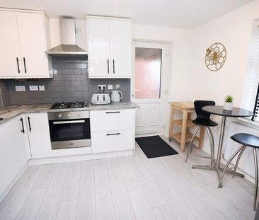 2 Bed Semi-Detached House, Chorlton Road, M15 - Photo 4