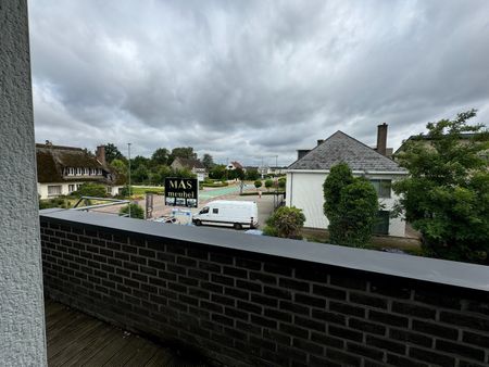 Duplex appartement met 3 slaapkamers en 2 autostaanplaatsen in hartje Beringen - Photo 2